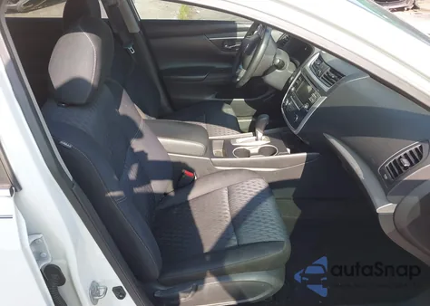 2016 Nissan Altima 2.5 S z USA, uszkodzony, nr VIN 1N4AL3AP7GN390154